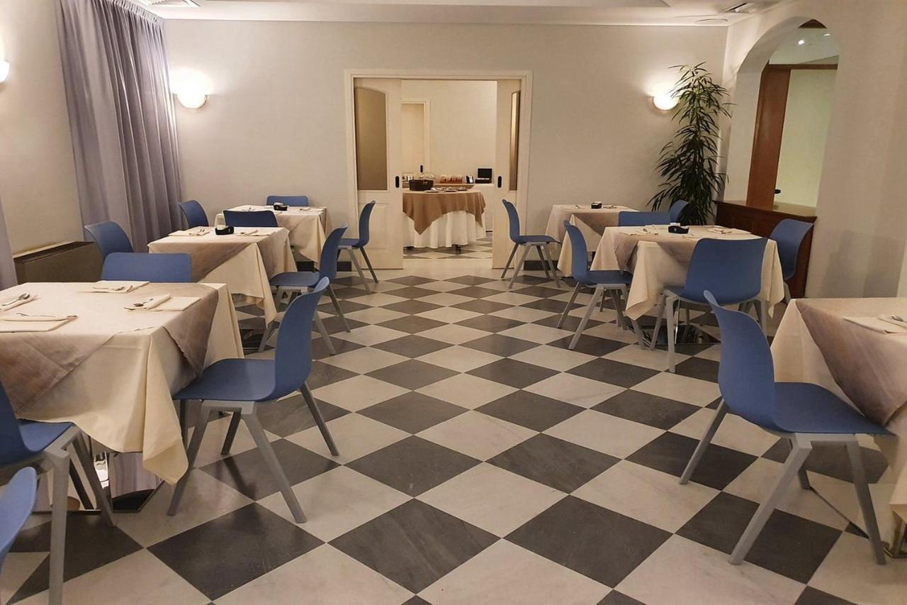 Hotel Аццано-Дечимо Экстерьер фото